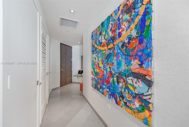 Building Photo - 68 SE 6th St