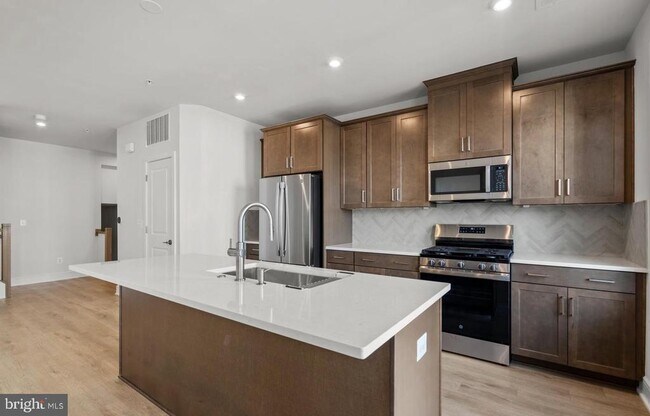 Building Photo - 43298 Farringdon Sq