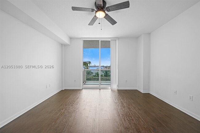Building Photo - 7910 Harbor Island Dr