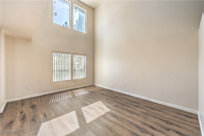 Building Photo - 1452 Rothwell Ct
