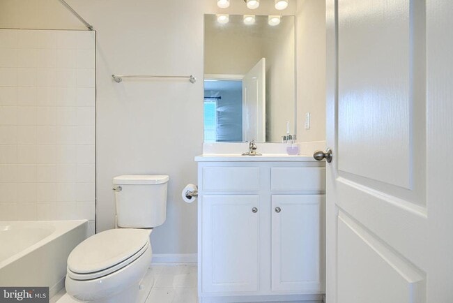 Building Photo - 2718 Lanham Hill Cir