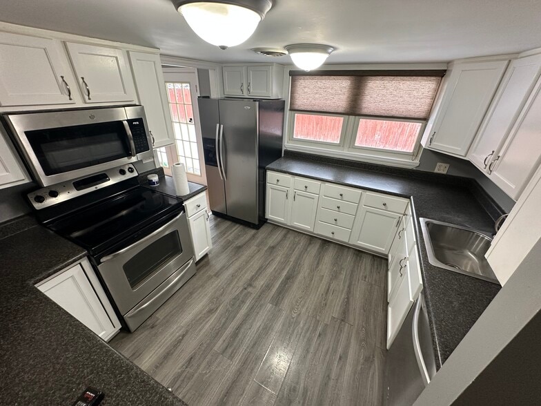 Building Photo - 3974 Maricarr Dr