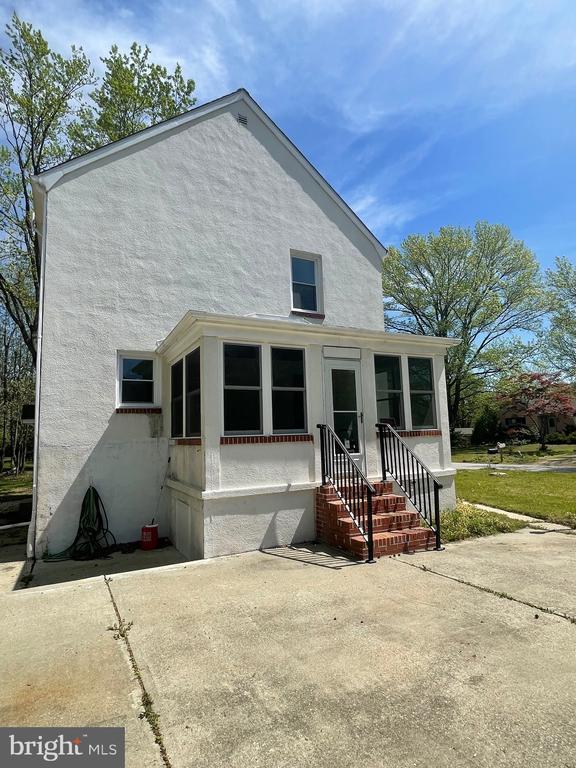 Building Photo - 2018 Silver Lane Rd
