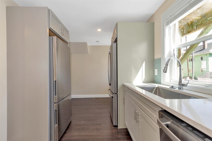 Building Photo - 43 Wright Ave