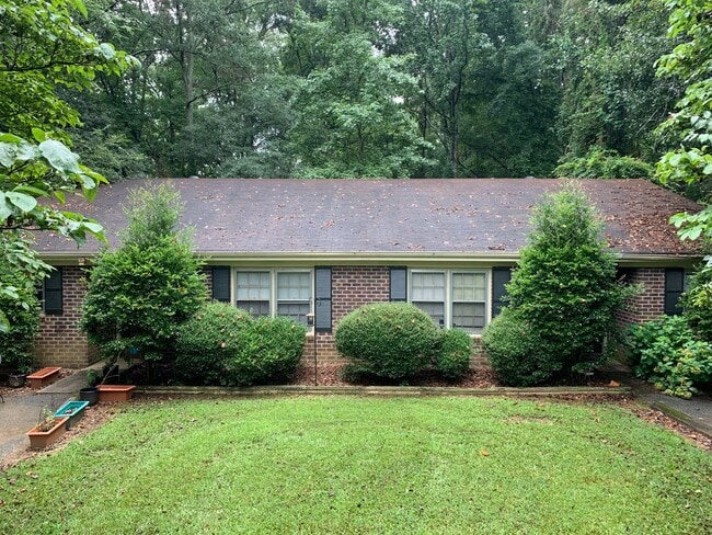 Building Photo - 2BR Duplex off of Epps Bridge near Timothy...