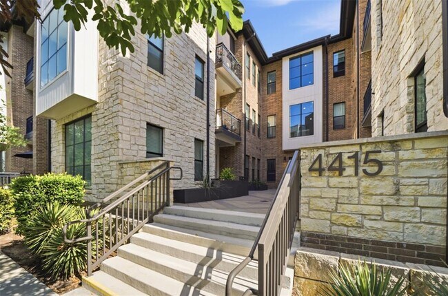 Building Photo - 4415 Jackson Ave