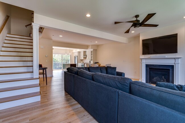 Building Photo - 30 Cate St