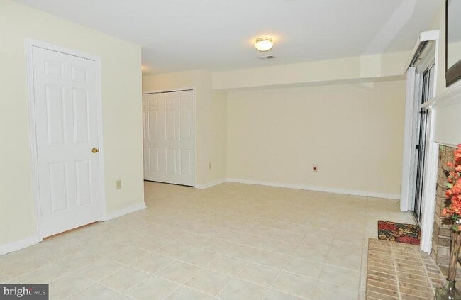 Building Photo - 7411 Salford Ct