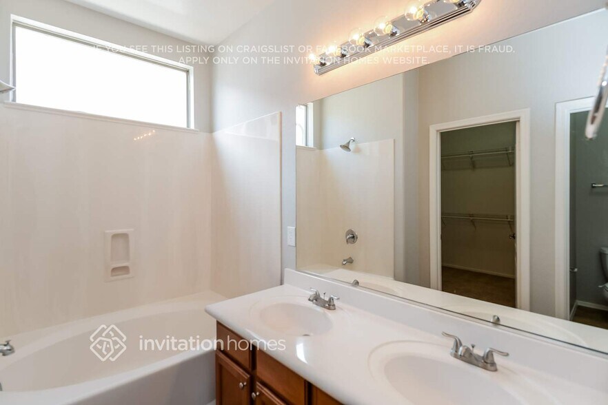 Building Photo - 3881 S Dew Drop Ln