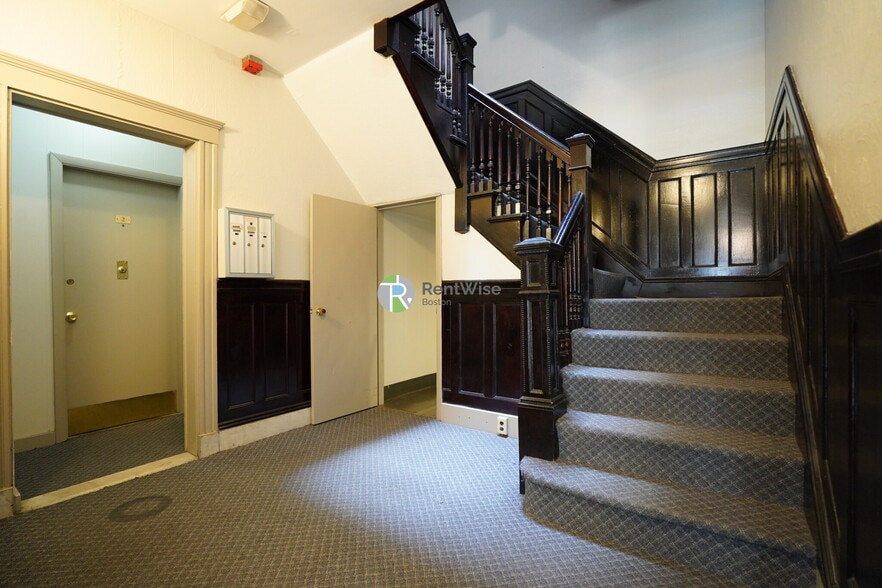 Building Photo - 1124 Commonwealth Ave