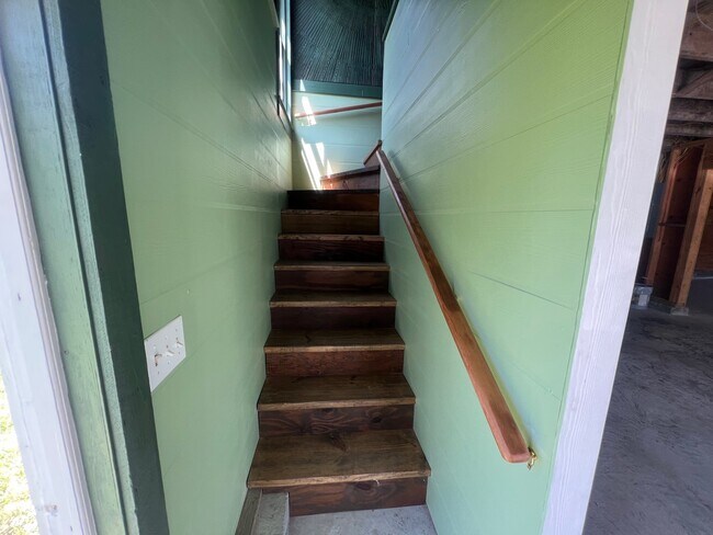 Building Photo - 618 Bayridge Rd