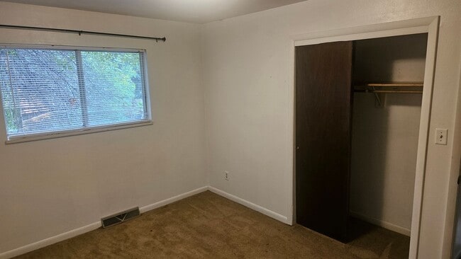 Building Photo - 2601 Meadowlark Ave
