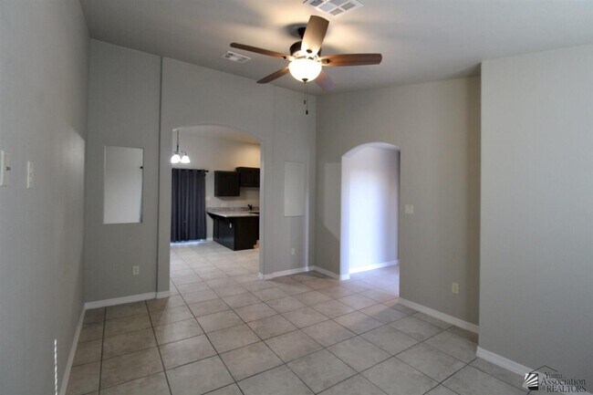 Building Photo - 11319 S Avenida Compadres