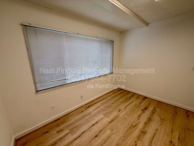 Building Photo - 222 7th St