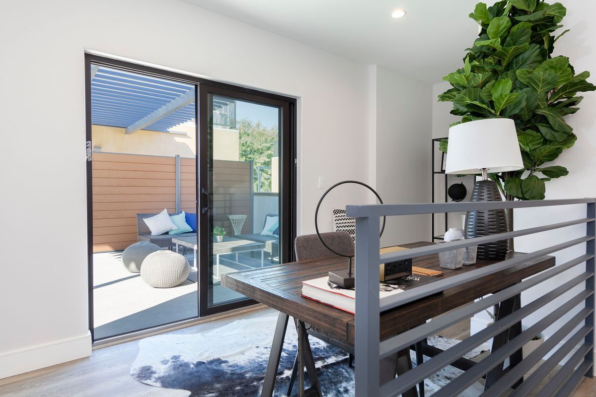 Building Photo - 1059 Elm Ave