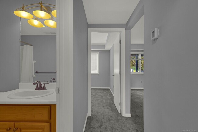Building Photo - 1128 Windward Rd