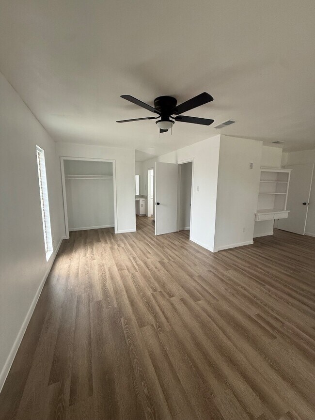 Building Photo - 4617 Cobblestone Ln