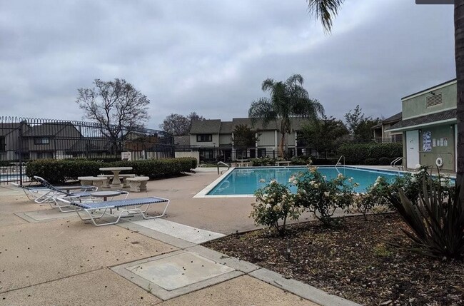 Building Photo - Welcome Home! Upgraded 2 Bedroom, 2.5 Bath...