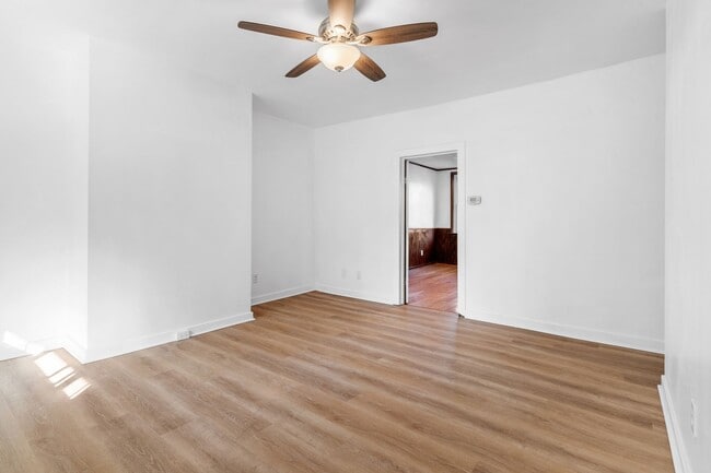 Building Photo - 2 Bed 1 Bath House