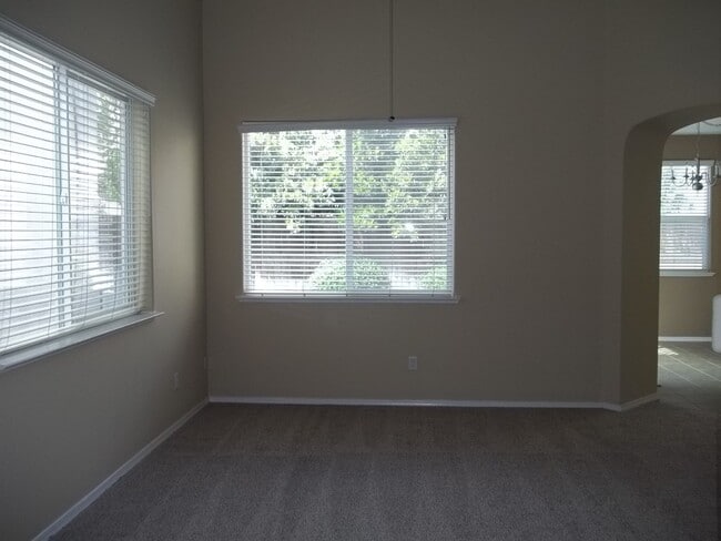 Building Photo - 2-Story home located in the gated communit...