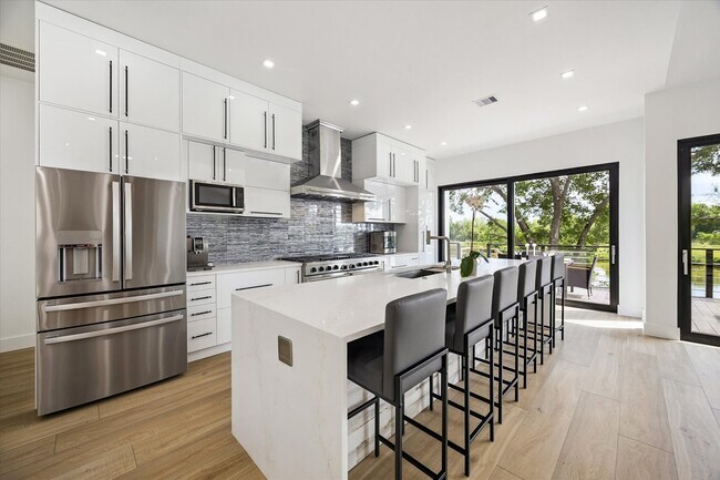 Building Photo - 407 Brook Hollow Dr