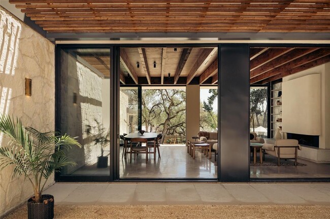 Building Photo - 4705 Balcones Dr