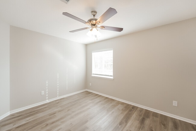 Building Photo - 14811 Forest Enclave Ln