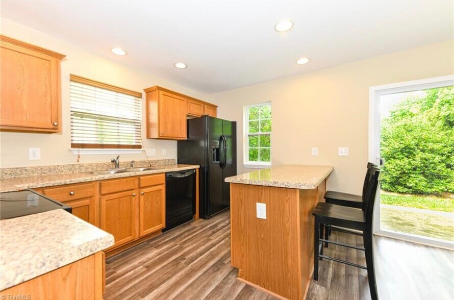 Building Photo - 636 Grasswren Way