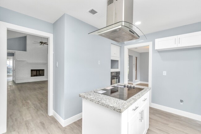 Building Photo - 3514 Summit Ln