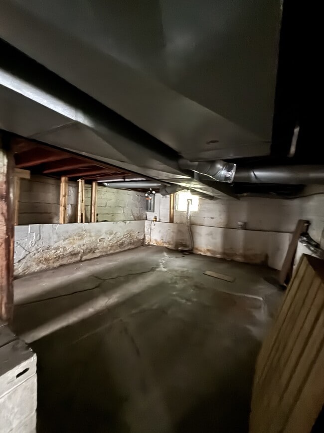 Building Photo - 301 S Francis Ave