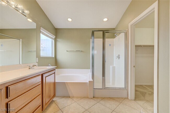 Building Photo - 9408 Santana Siesta Ave