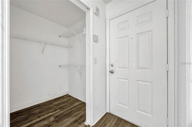 Building Photo - 2314 Mid Town Terrace
