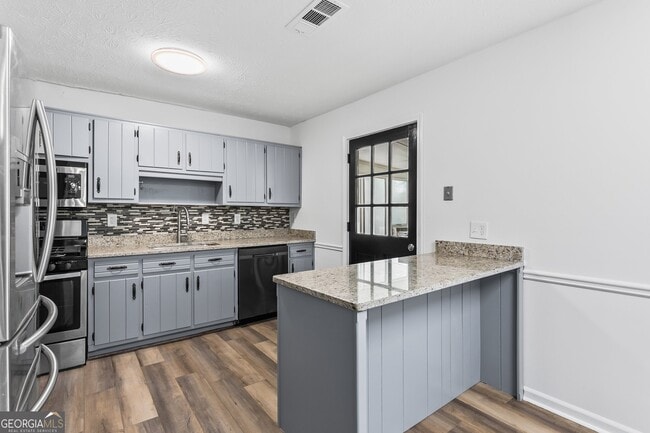 Building Photo - 2923 Bicentennial Dr SW