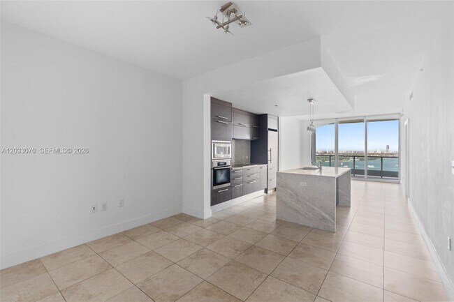 Building Photo - 900 Biscayne Blvd
