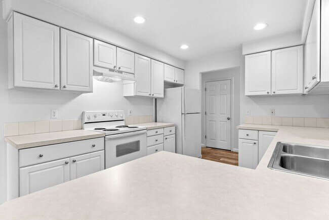 Building Photo - Luxury Loft Apartment- Downtown Canby