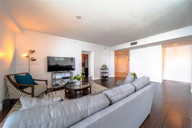 Building Photo - 1250 S Miami Ave