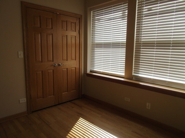 Building Photo - 4904 N Drake Ave