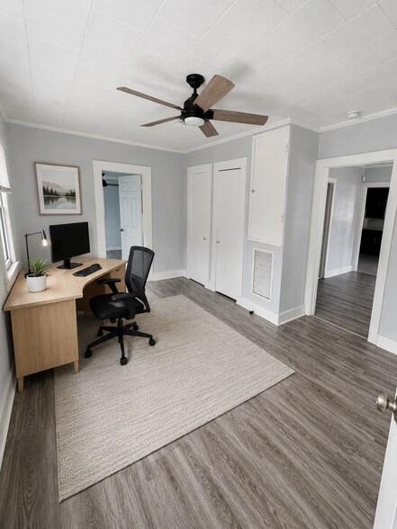 Building Photo - 205 Jimmie St