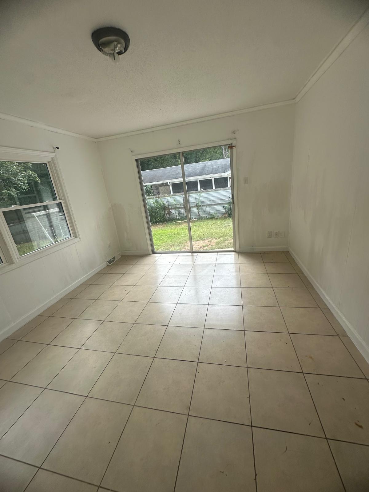Building Photo - 924 Carrington Dr