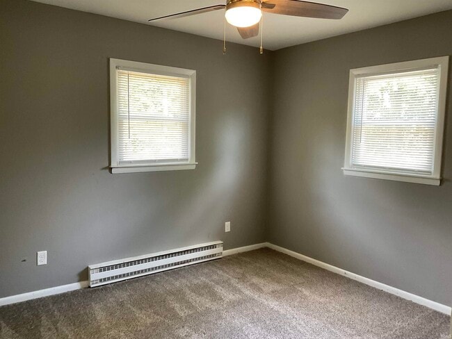 Building Photo - 225 Marcelle Dr