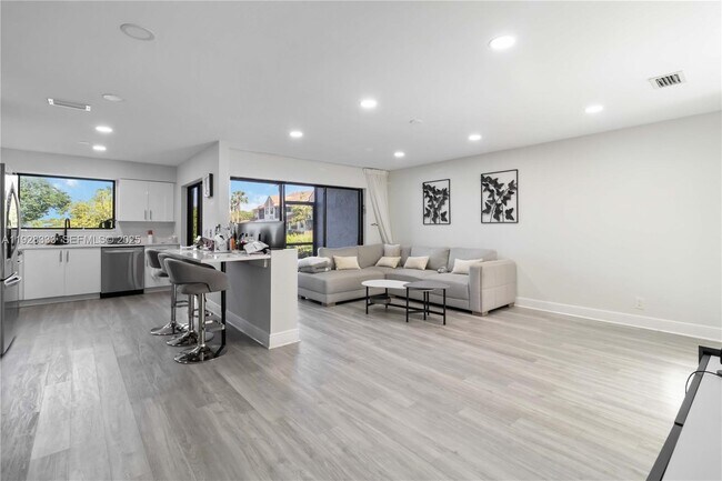 Building Photo - 3475 Emerald Oaks Dr