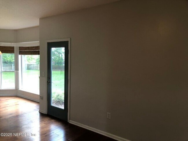 Building Photo - 12887 Dunns View Dr