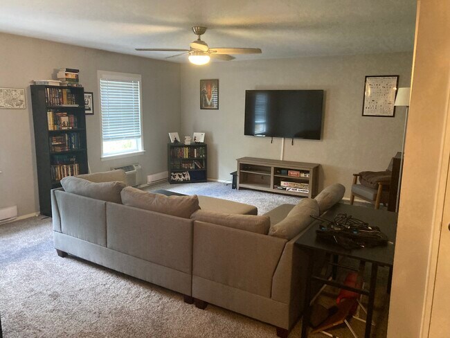 Building Photo - 132 Claremont Rd