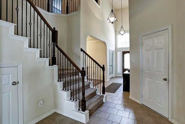 Building Photo - 4502 Aspen Leaf Ln