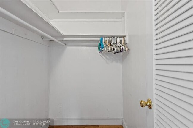 Building Photo - 3700 Galt Ocean Dr
