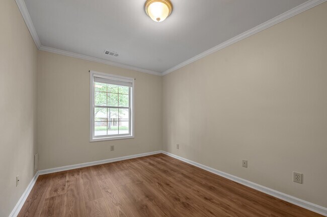 Building Photo - 2347 Stonewood Ln