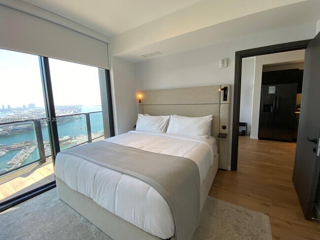 Building Photo - 398 NE 5th St