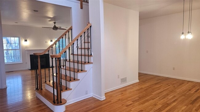 Building Photo - 2719 Colonial Dr