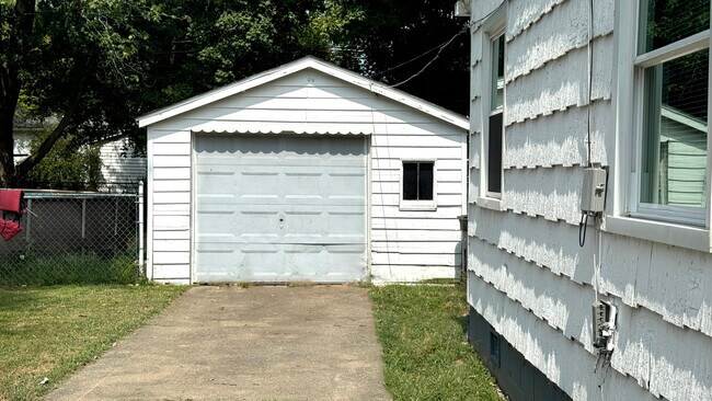 Building Photo - 1718 Cass Ave