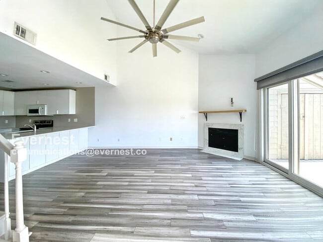 Building Photo - 197 River Breeze Dr